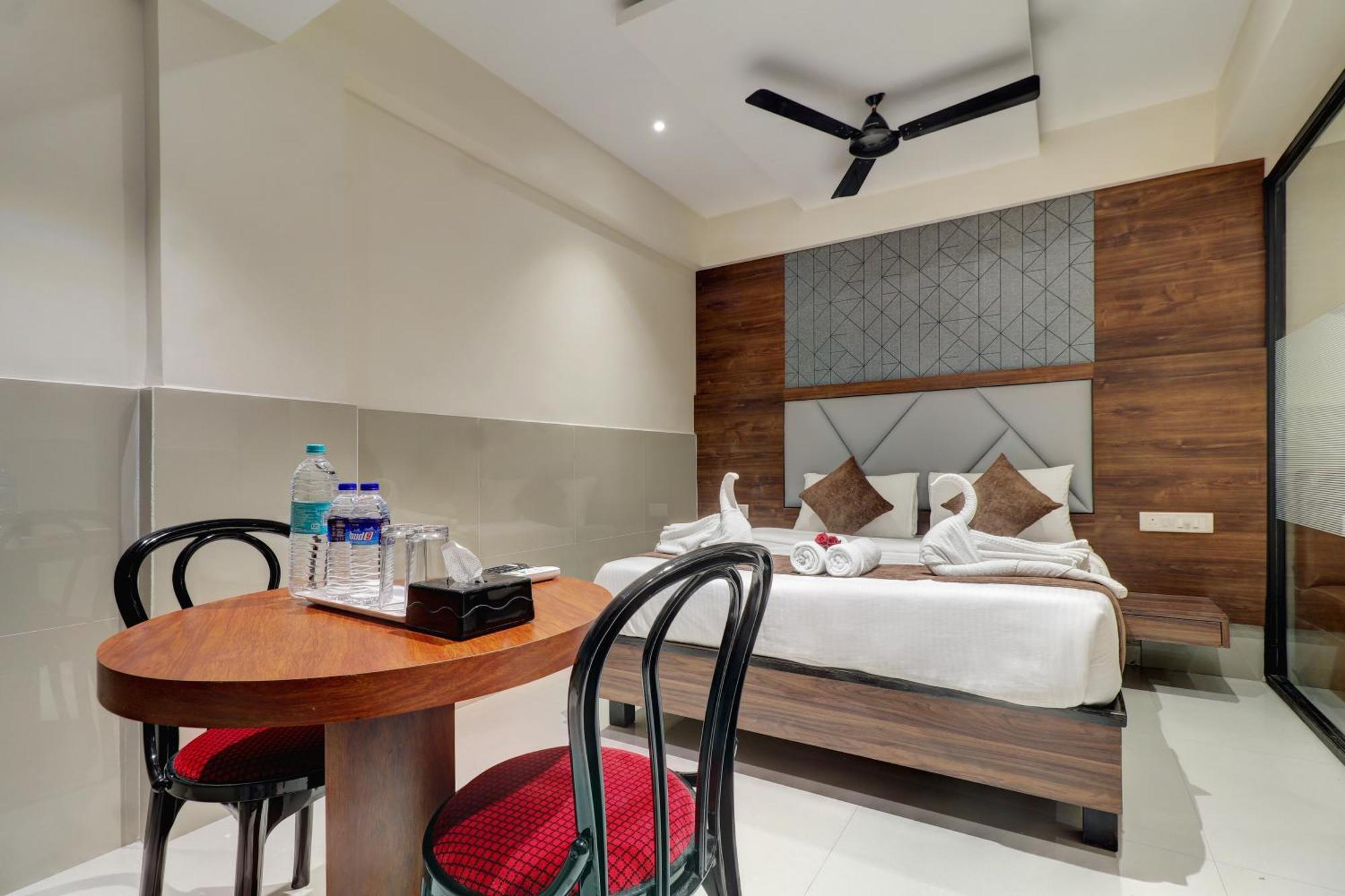 New Parimeet Residency Hotel Navi Mumbai Eksteriør billede